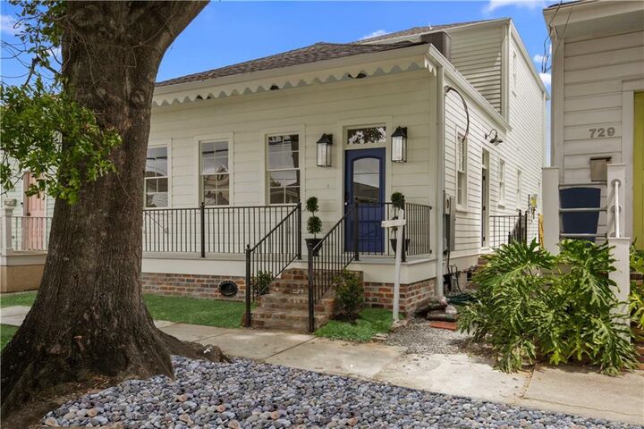 Property Photo:  731 Valence Street  LA 70115 