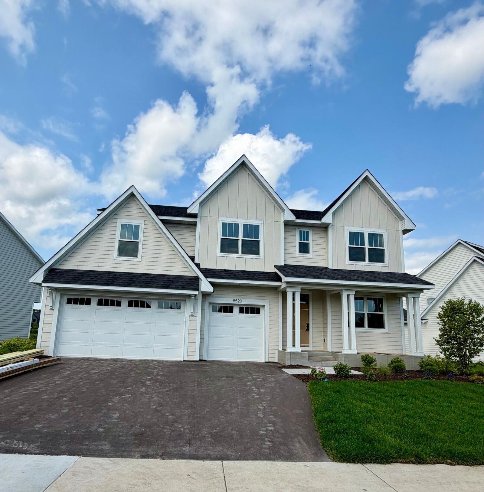 Property Photo:  5520 Rolling Hills Parkway  MN 55318 