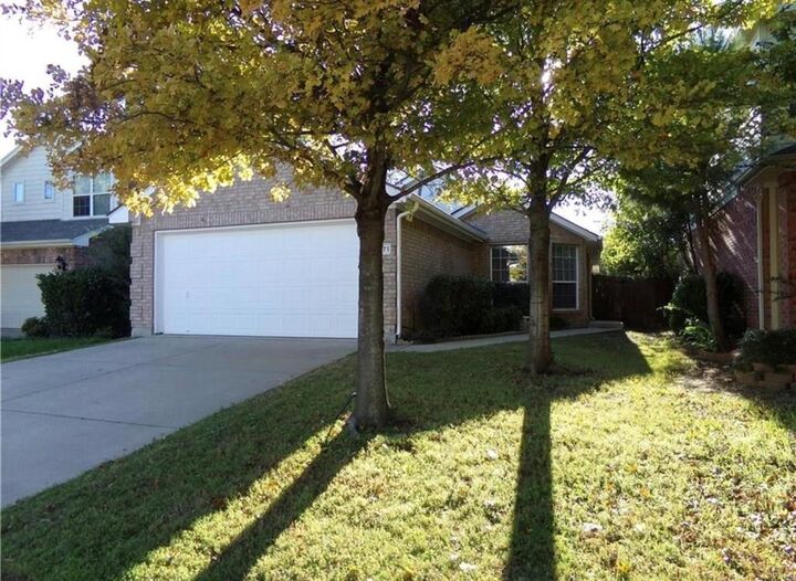Property Photo: 11671 Cottontail Drive TX 76244