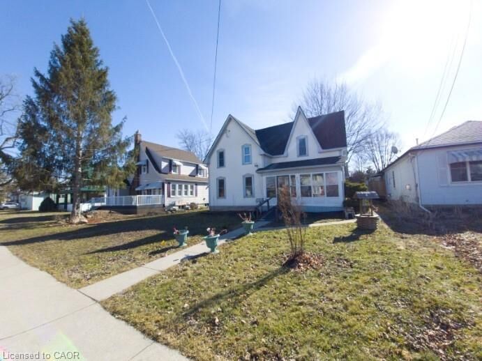 Property Photo:  713 Cedar Street  ON N1A 2J9 