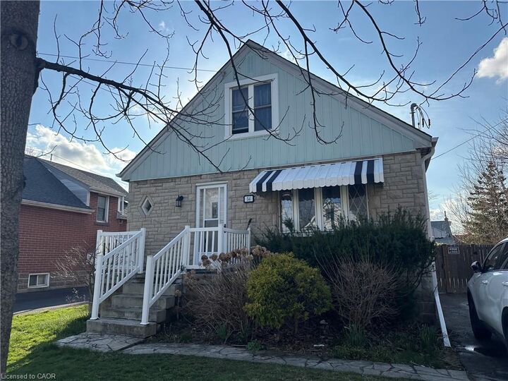 Property Photo:  54 West 1st Street  ON L9C 3C1 