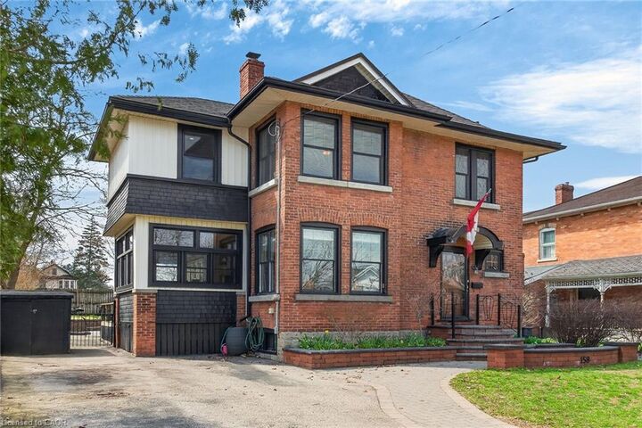 158 Talbot Street N — photo 1