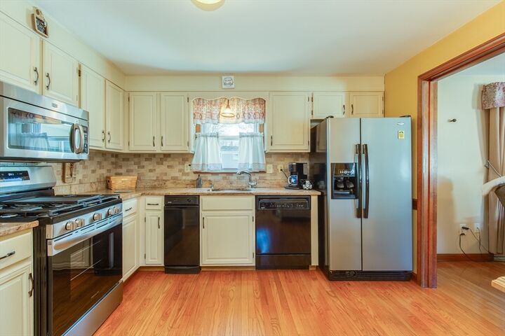 Property Photo:  5 Cedar Grove Ave  MA 01879 