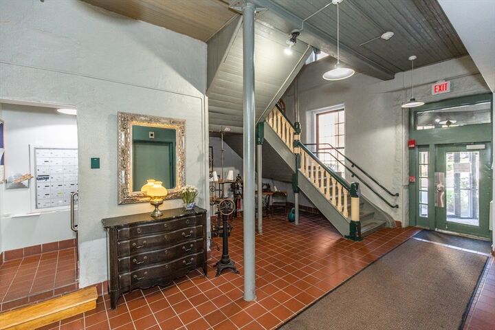 Property Photo:  15 Higgins St 201  RI 02917 