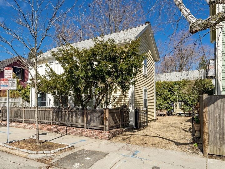 Property Photo: 239 Mt Auburn Street 239 MA 02138