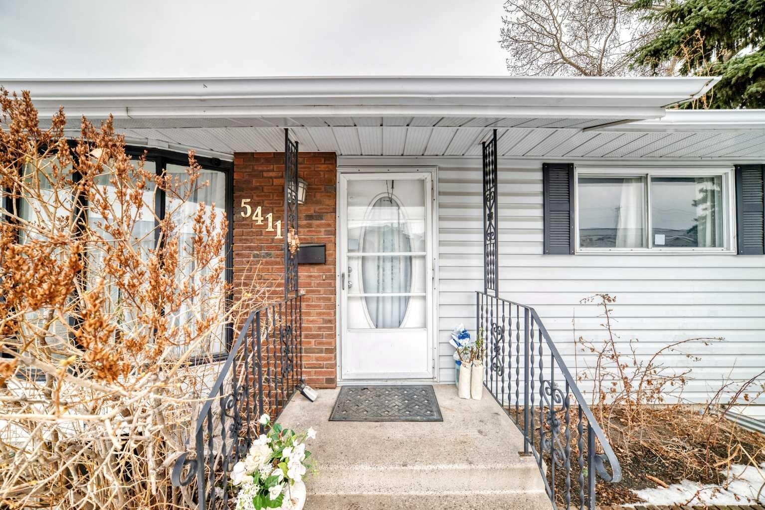 Property Photo: 5411 Temple Road NE AB T1Y 3B1
