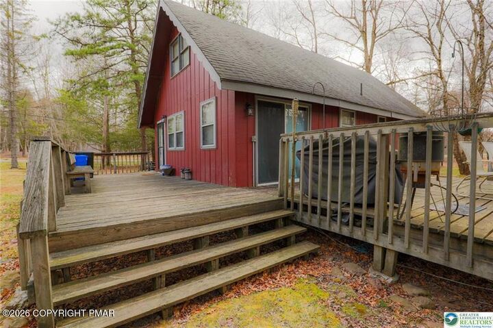 Property Photo: 170 Fern Ridge Road PA 18610