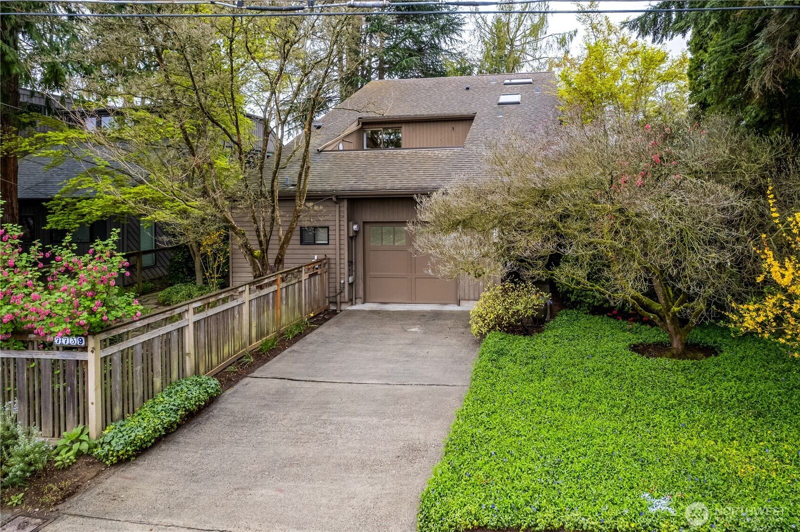 Property Photo: 7739 40th Avenue NE WA 98115