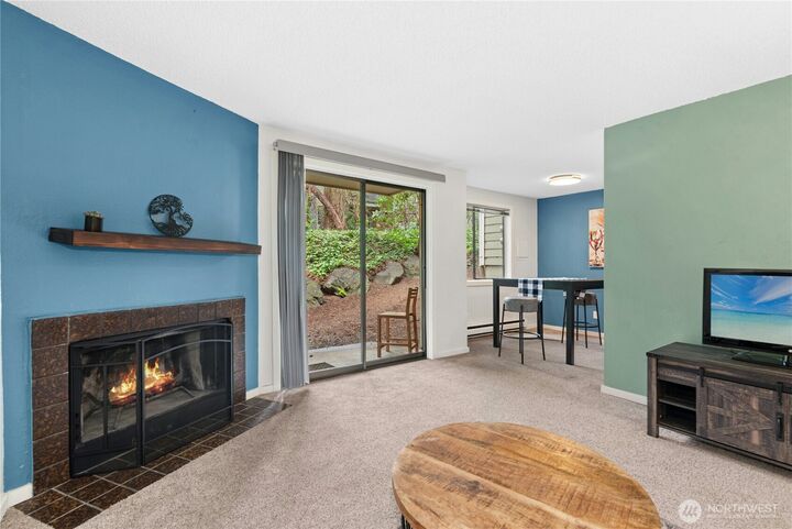 Property Photo:  5506  220th St  SW A102  WA 98043 