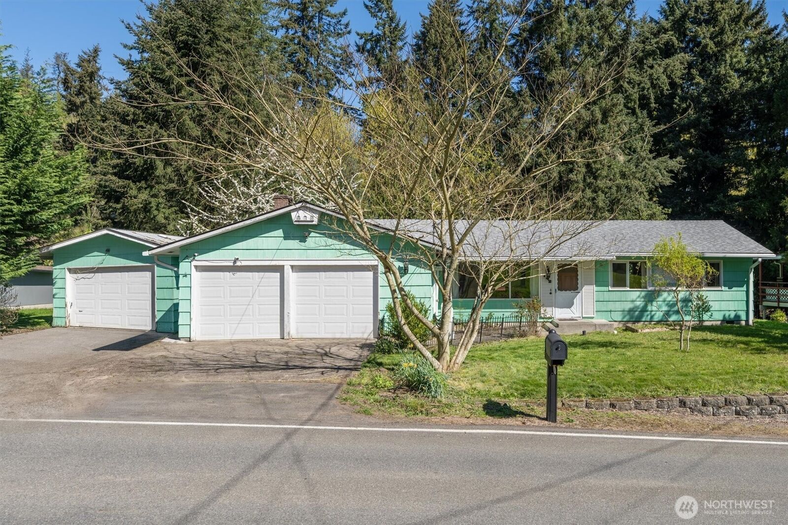Property Photo: 142 Inglewood Drive WA 98632