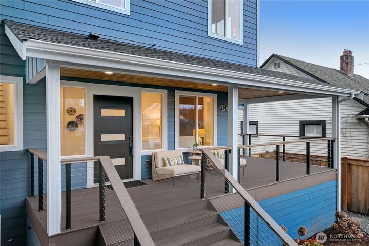 Property Photo:  7008  Linden Avenue N  WA 98103 