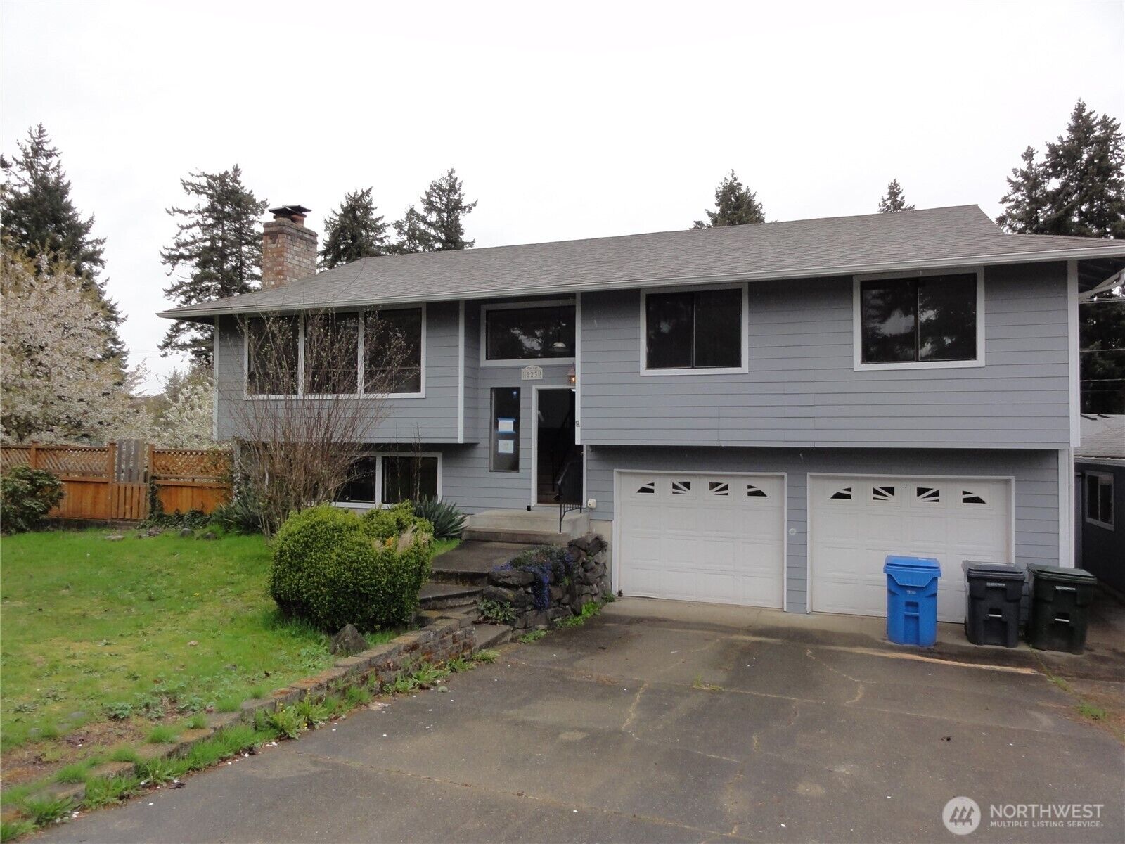 Property Photo:  523  160th Street E  WA 98445 