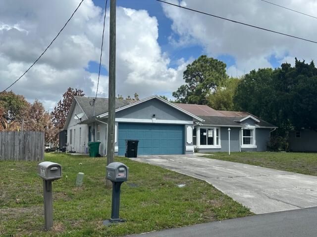 Property Photo:  751 SW Monsoon Road  FL 34953 