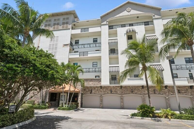 Property Photo:  1035 S Federal Highway  FL 33483 