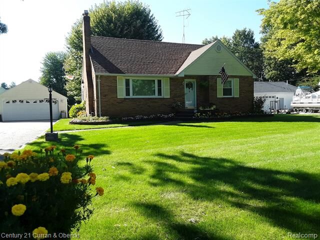 Property Photo: 688 New Hampshire Avenue MI 48040