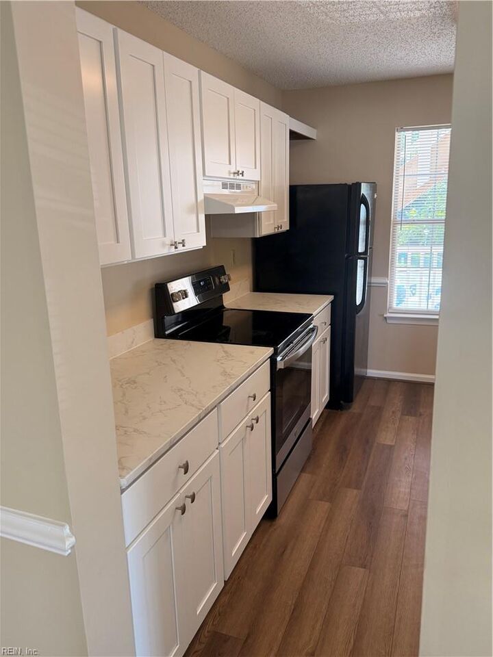 Property Photo:  2127 Refuge Ct  VA 23454 