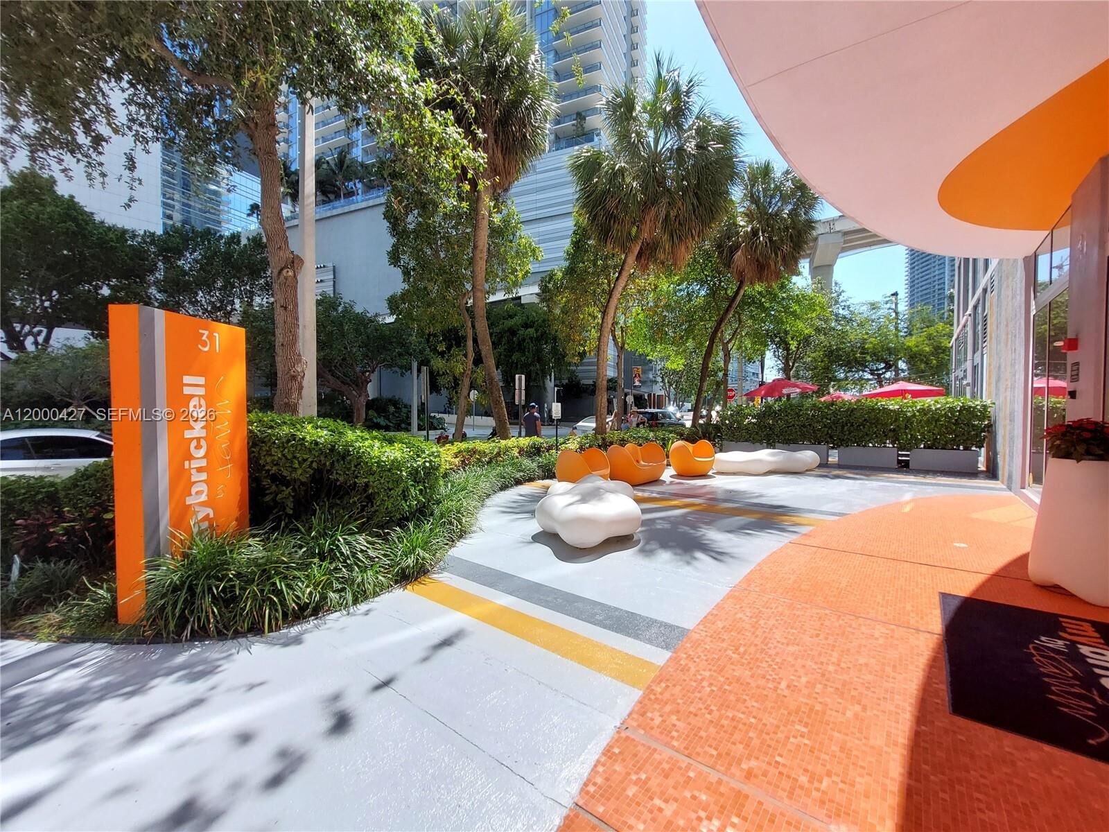 Property Photo: 31 SE 6th St 403 FL 33131