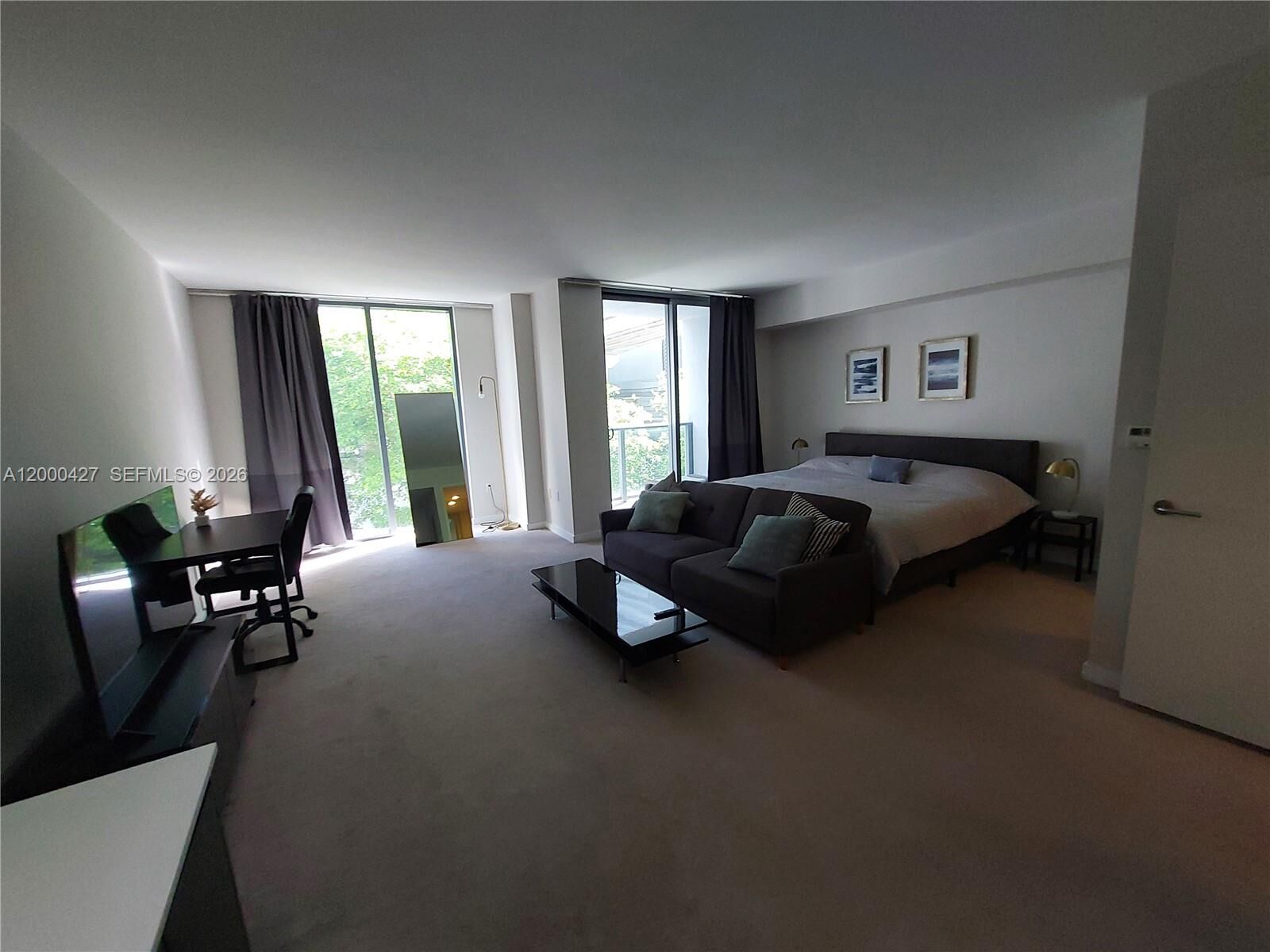 Property Photo:  31 SE 6th St 403  FL 33131 