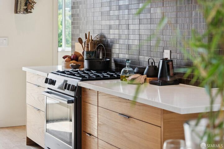 Property Photo:  1515 Van Dyke Avenue  CA 94124 