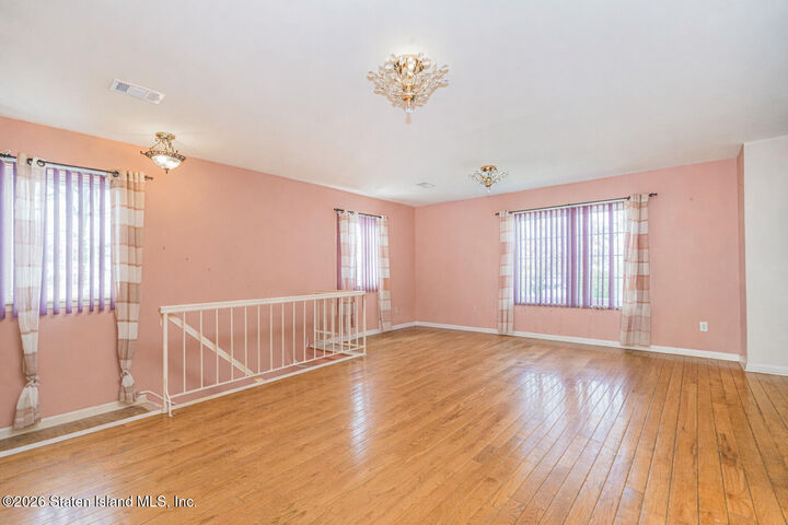 Property Photo:  521 Correll Avenue  NY 10309 