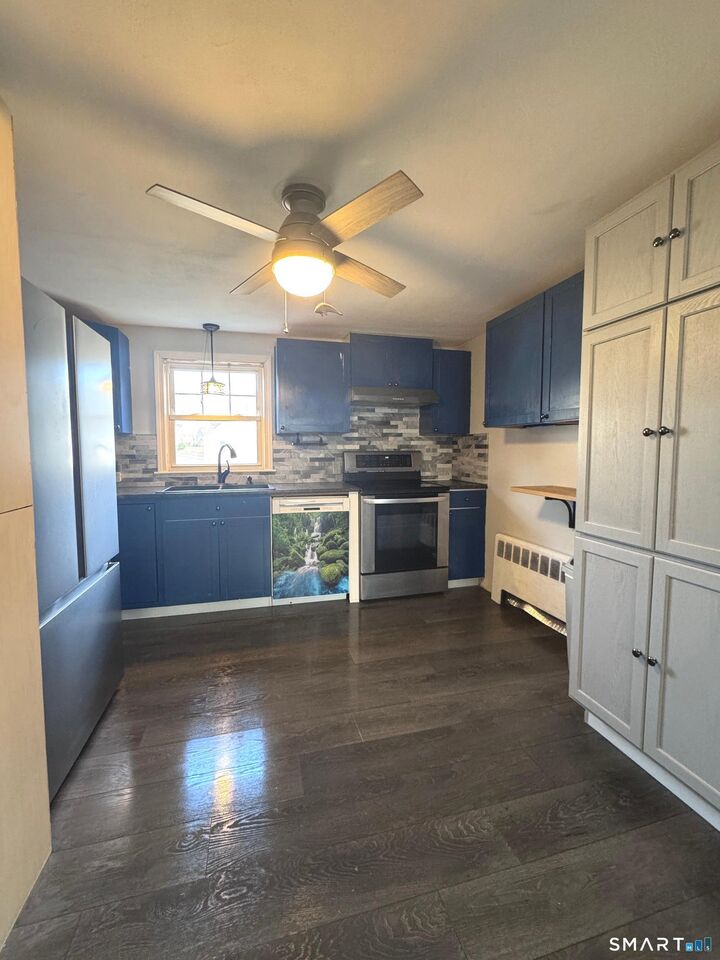 Property Photo:  373 Parker Street  CT 06040 