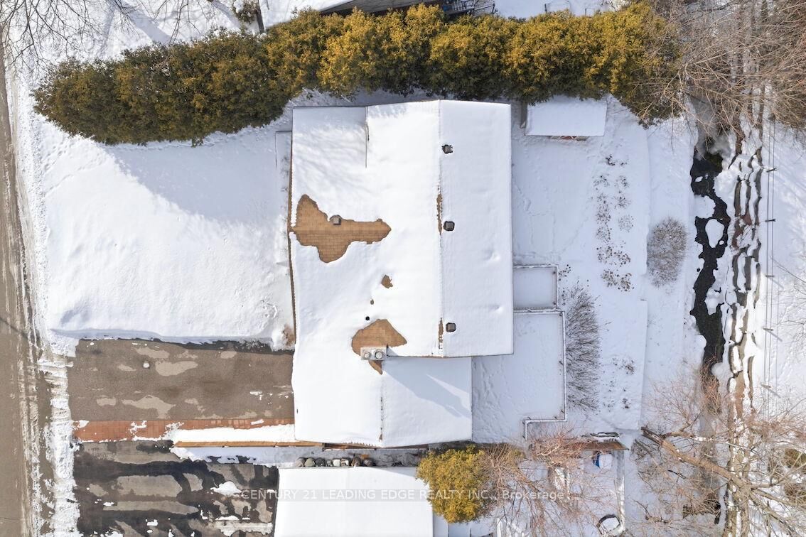 Property Photo:  581 Arnhem Drive  ON L1G 2J7 