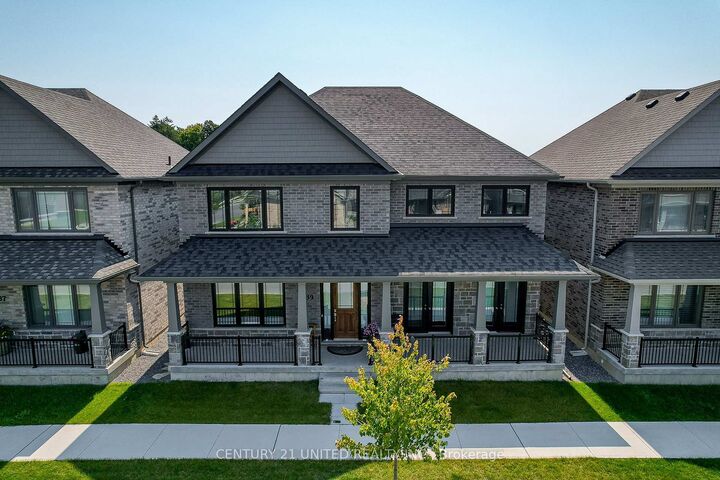 Photo de la propriété:  189 Strachan Street  ON L1A 0E9 
