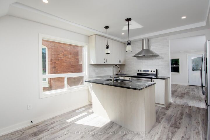 Property Photo: 152 Main Street W ON L0N 1S3
