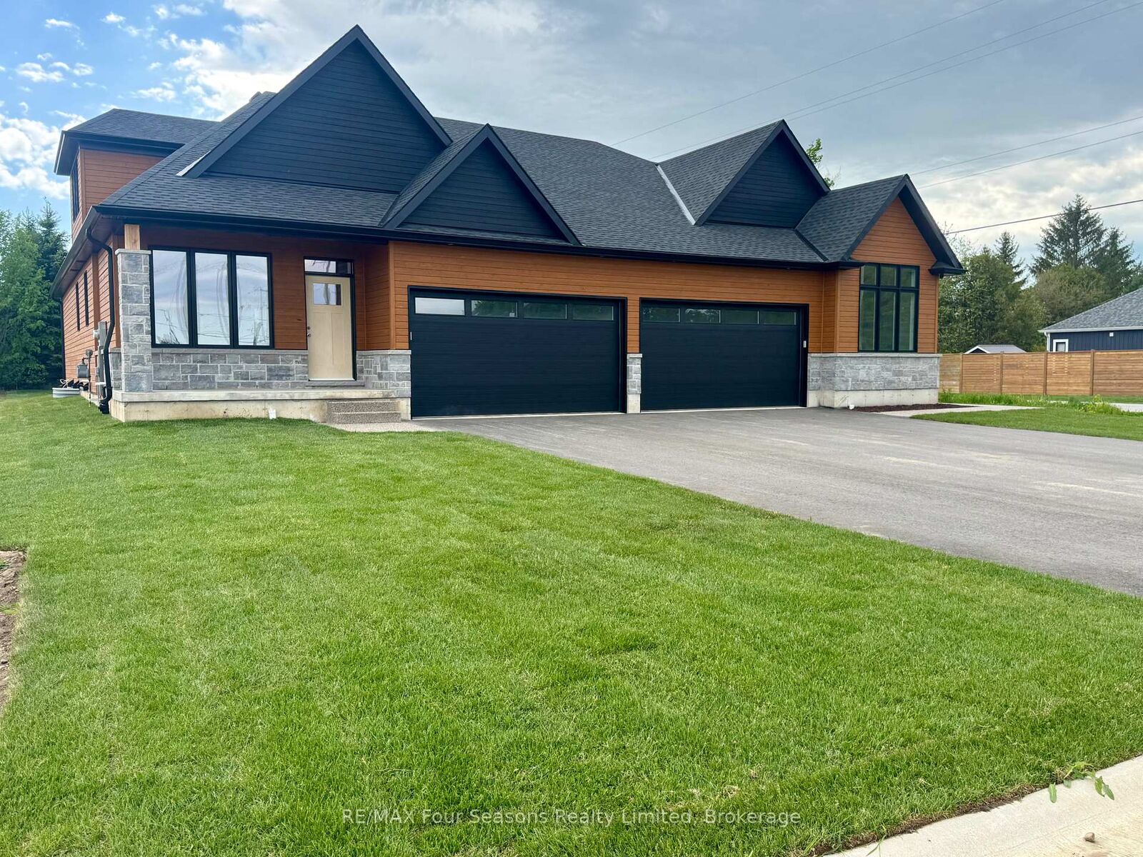 Property Photo: 1 Boynton Court ON N0H 2P0
