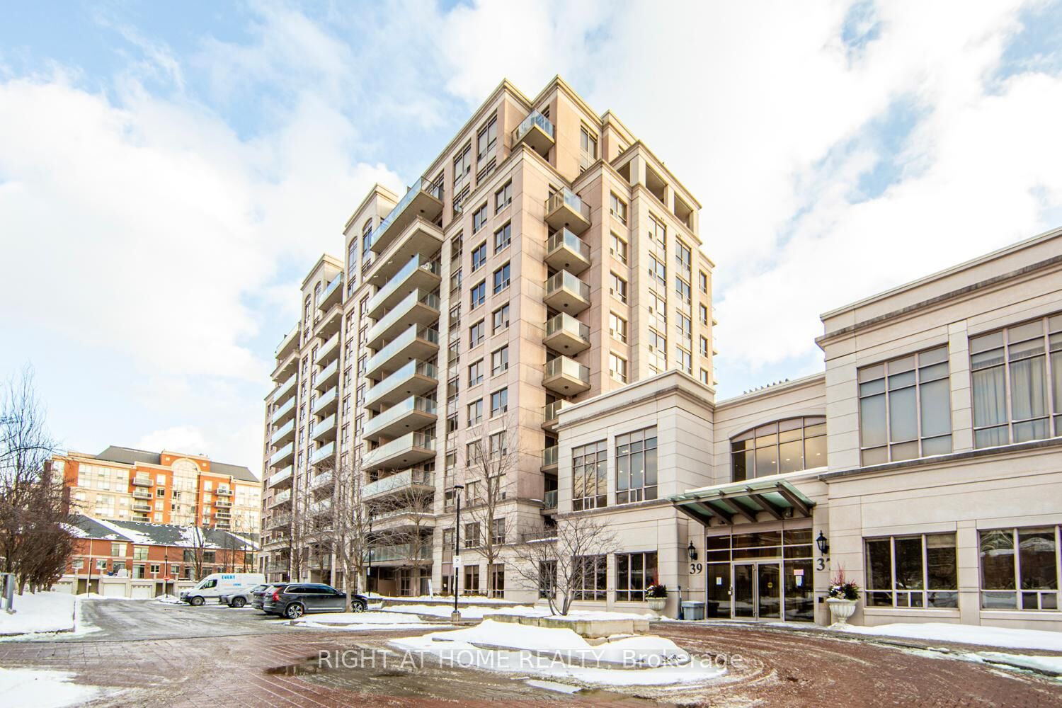 Property Photo: 37 Galleria Parkway Uph2 ON L3T 0A5