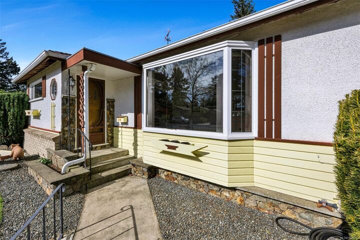 Property Photo: 3006 Pickford Rd BC V9B 2K9