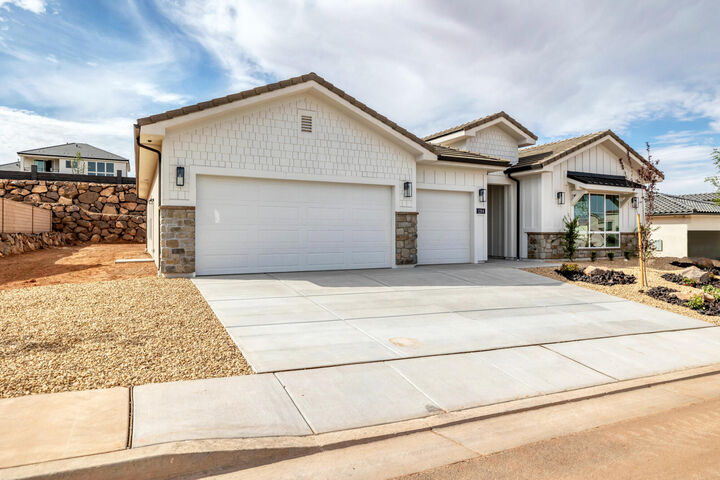Property Photo:  1284 E Andromeda St  UT 84780 