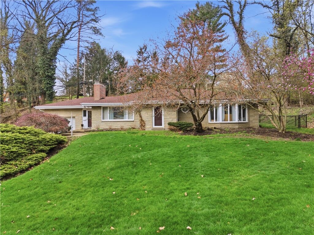 Property Photo:  3 Swan Drive  PA 15237 