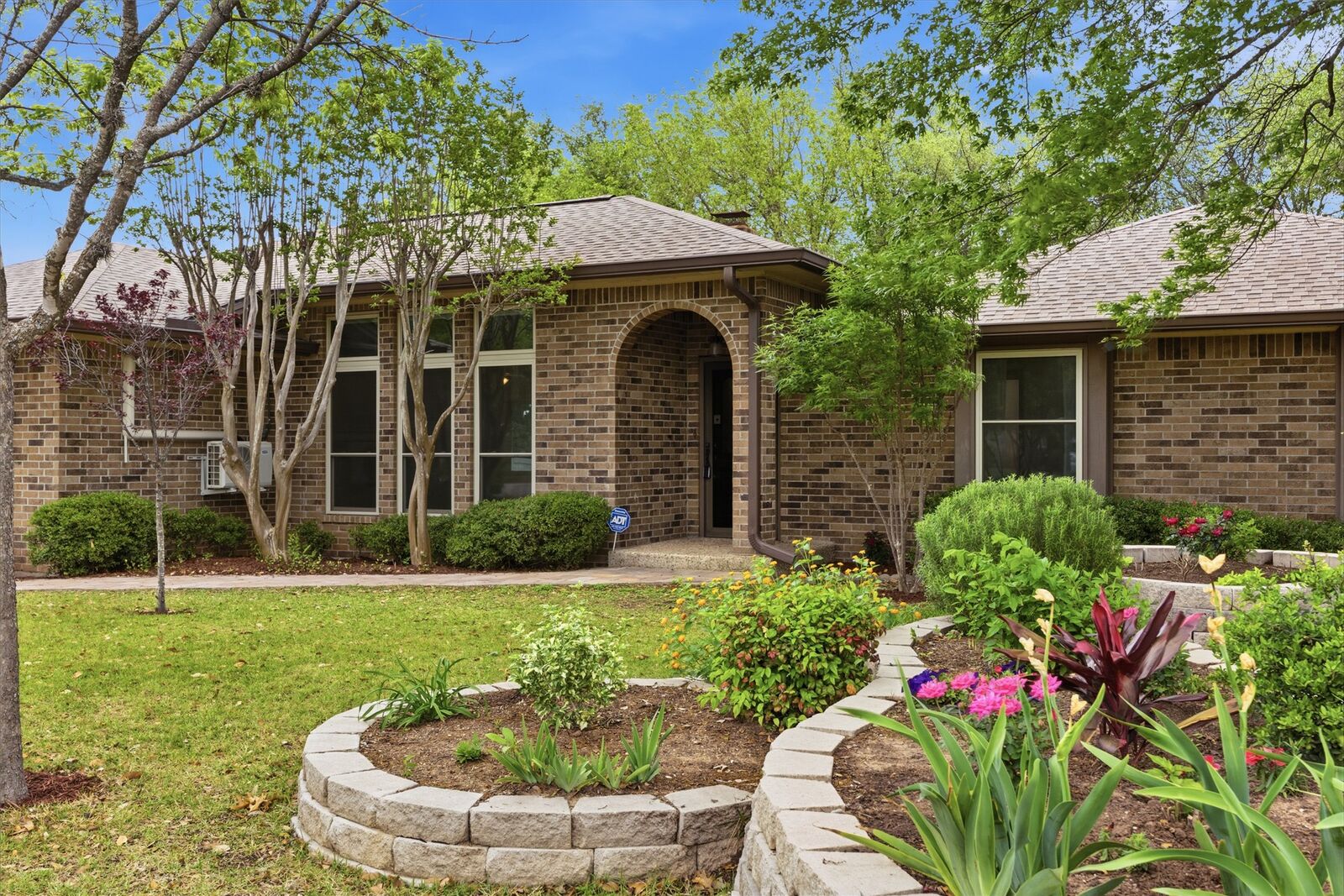 Property Photo:  401 Arikara Street  TX 78610 