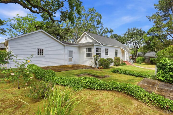 Property Photo:  8 Lawrence Drive  CA 94945 