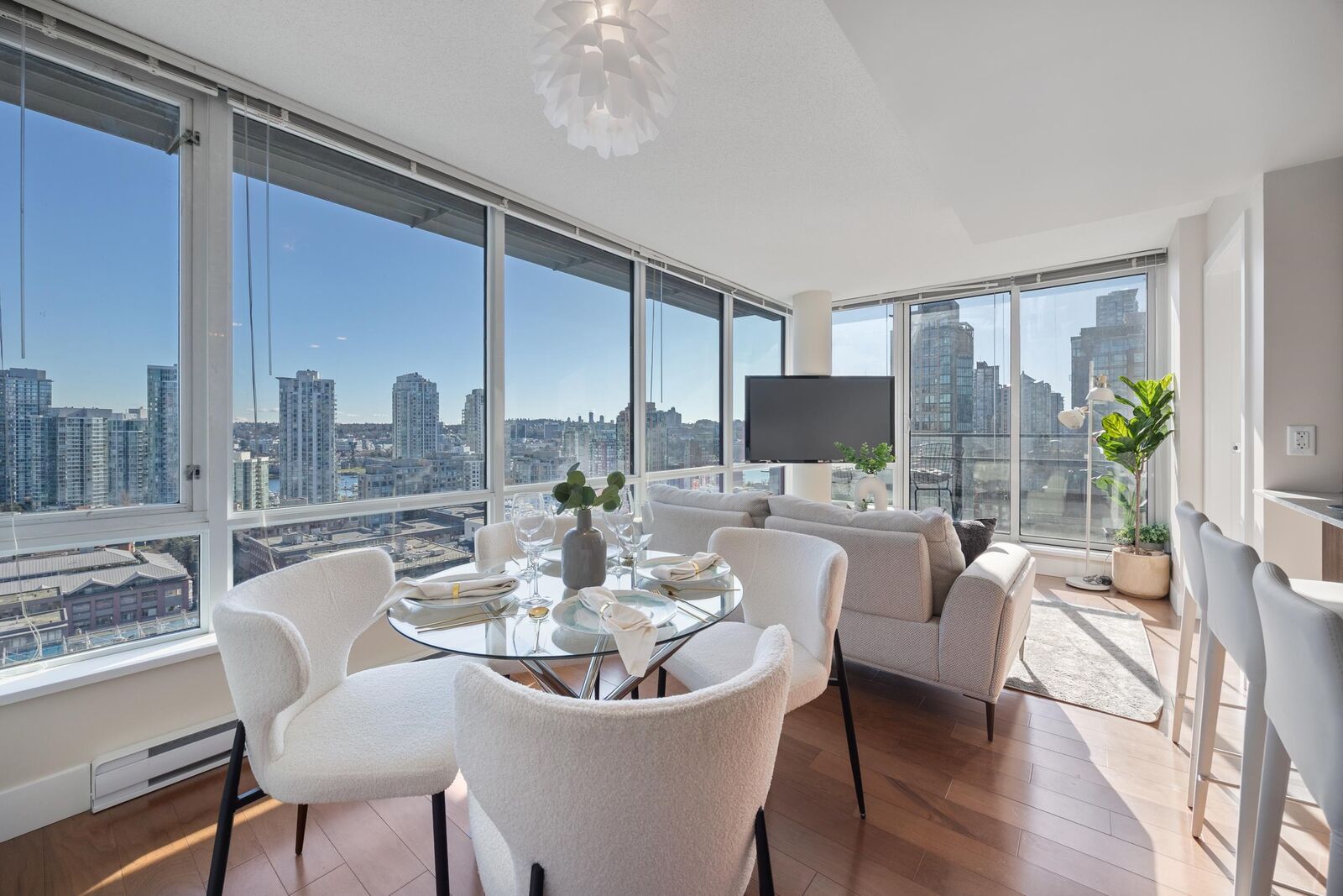 Photo de la propriété:  1088 Richards Street 1801  BC V6B 0J8 