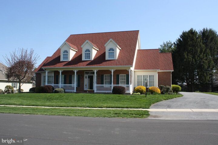 Property Photo:  70 Derbyshire Drive  PA 17015 