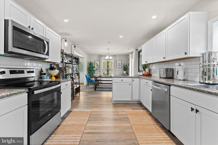 Property Photo:  18634 Louisa Rd  VA 23093 