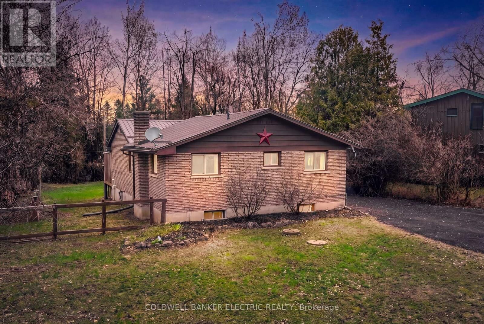 Property Photo: 30 Woods Avenue ON K0L 2W0