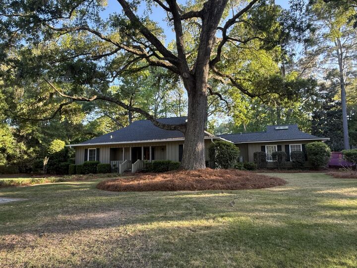 Property Photo:  1039 Governors Road  SC 29464 