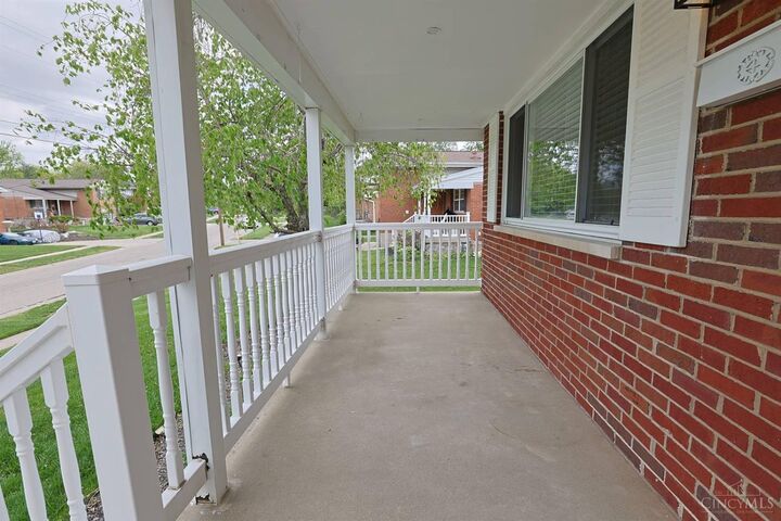 Property Photo:  5061 Chantilly Drive  OH 45238 