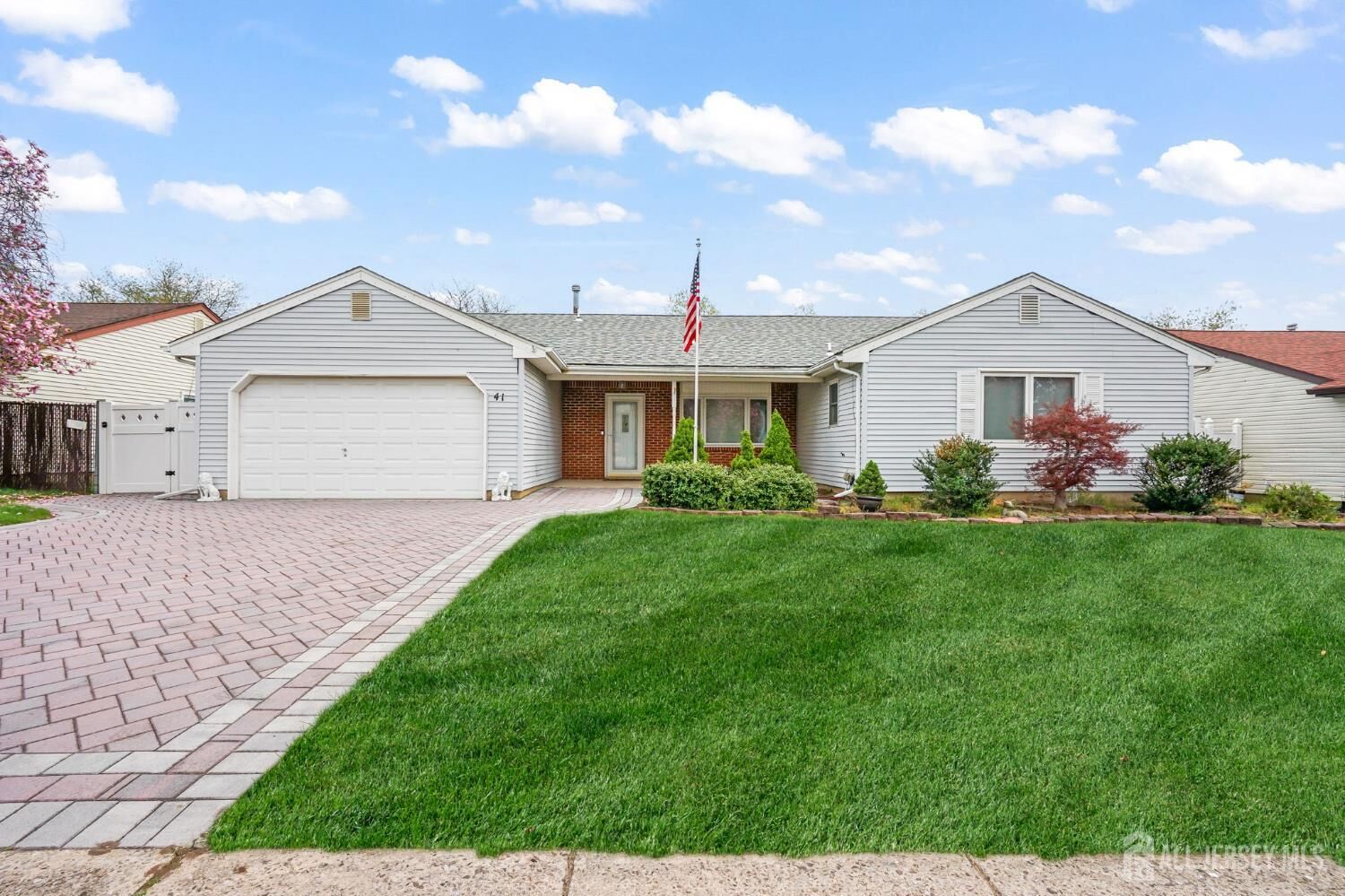 Property Photo:  41 Rodak Circle  NJ 08817 