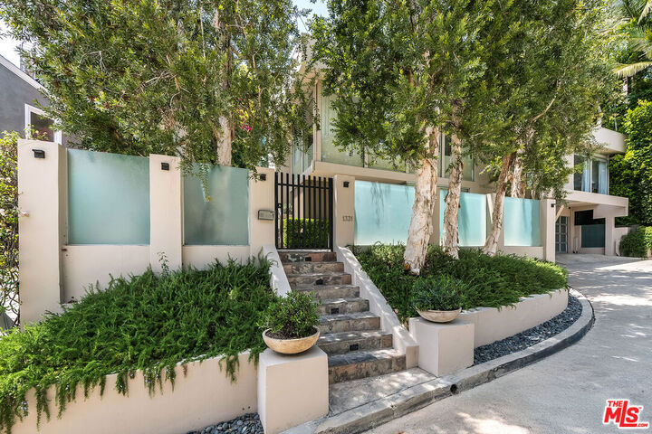 Property Photo:  1331 Cordell Pl  CA 90069 