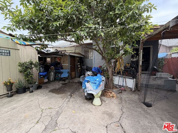 Property Photo:  1032 N Ridgewood Pl  CA 90038 