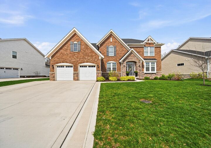 Property Photo:  6007 Willow Aster Glen  OH 43123 