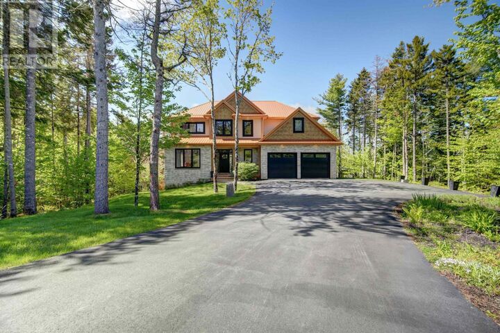 Property Photo: 460 McCabe Lake Drive NS B4E 0N6