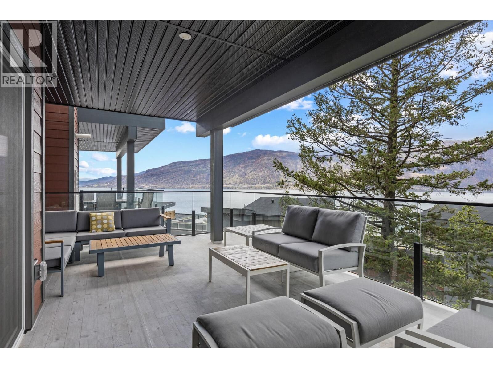 Photo de la propriété: 3434 McKinley Beach Drive 302 BC V1V 2R1