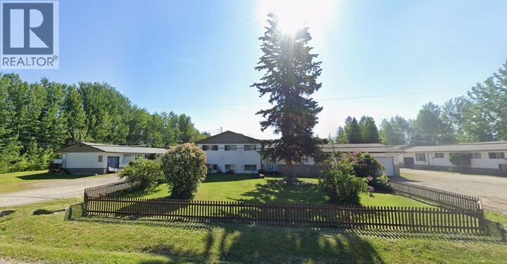 1472 Arbutus Road — photo 1