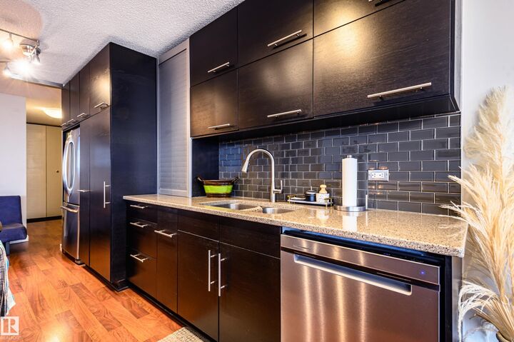 Photo de la propriété:  10135 Saskatchewan Drive NW 706  AB T6E 4Y9 