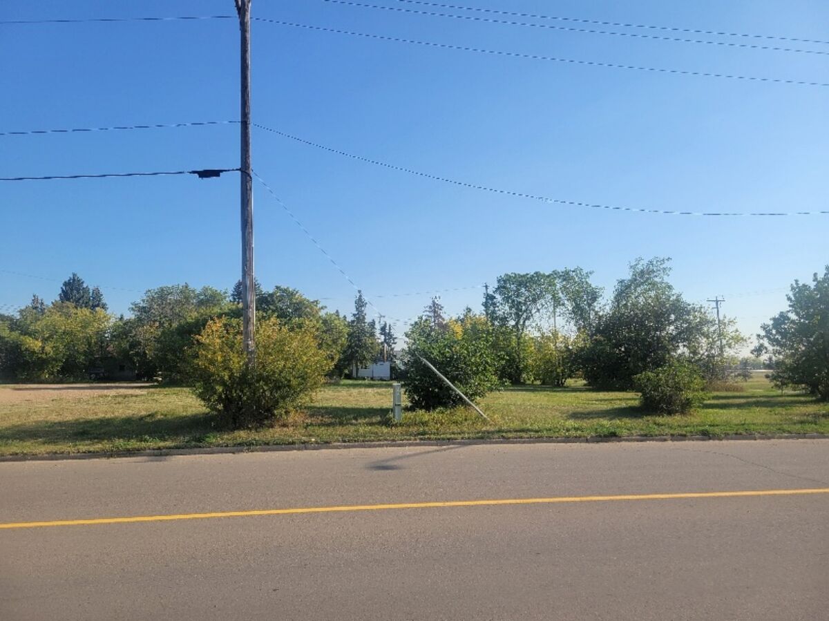 Property Photo:  51 Ave  AB T0B 4J0 